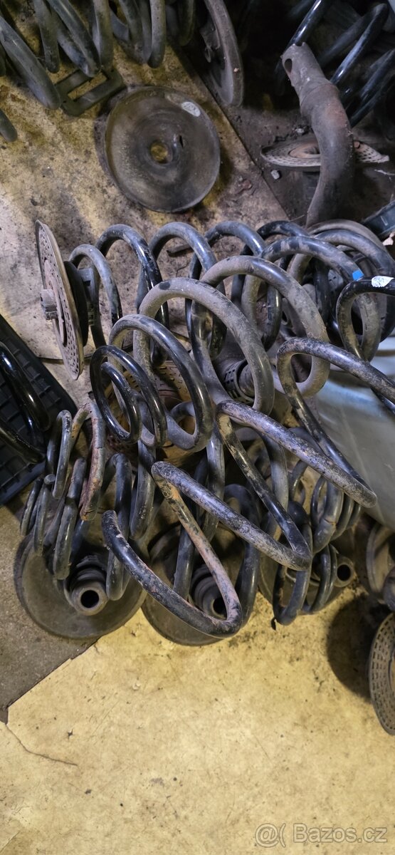 Mercedes-Benz Vito, Viano W 639: zadní pružiny - 4