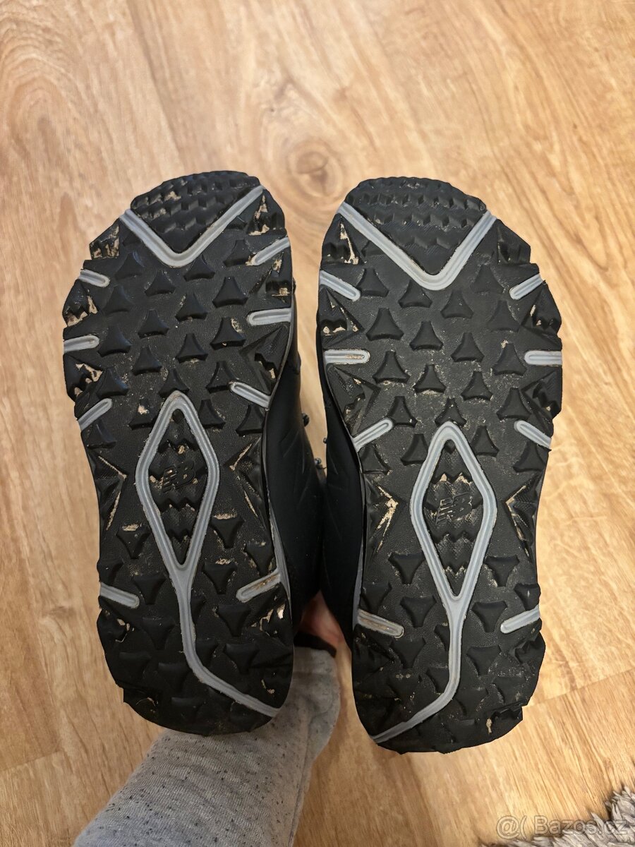 Dámské kotníkové boty New Balance, vel. 38 - 4