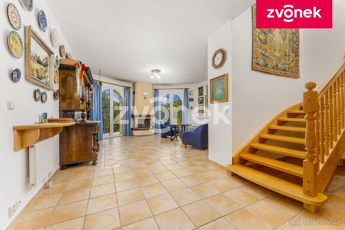 Rodinný dům 4+1 s garáží a bazénem, Pozlovice - 4