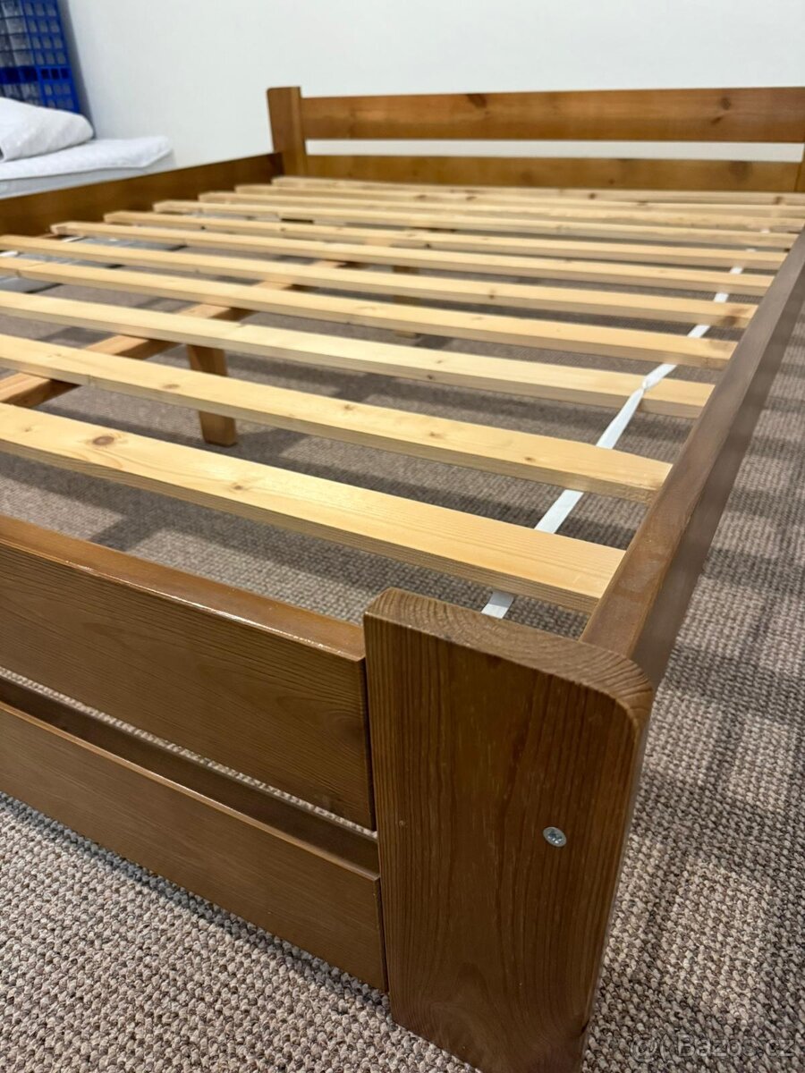 dřevěná postel - 4