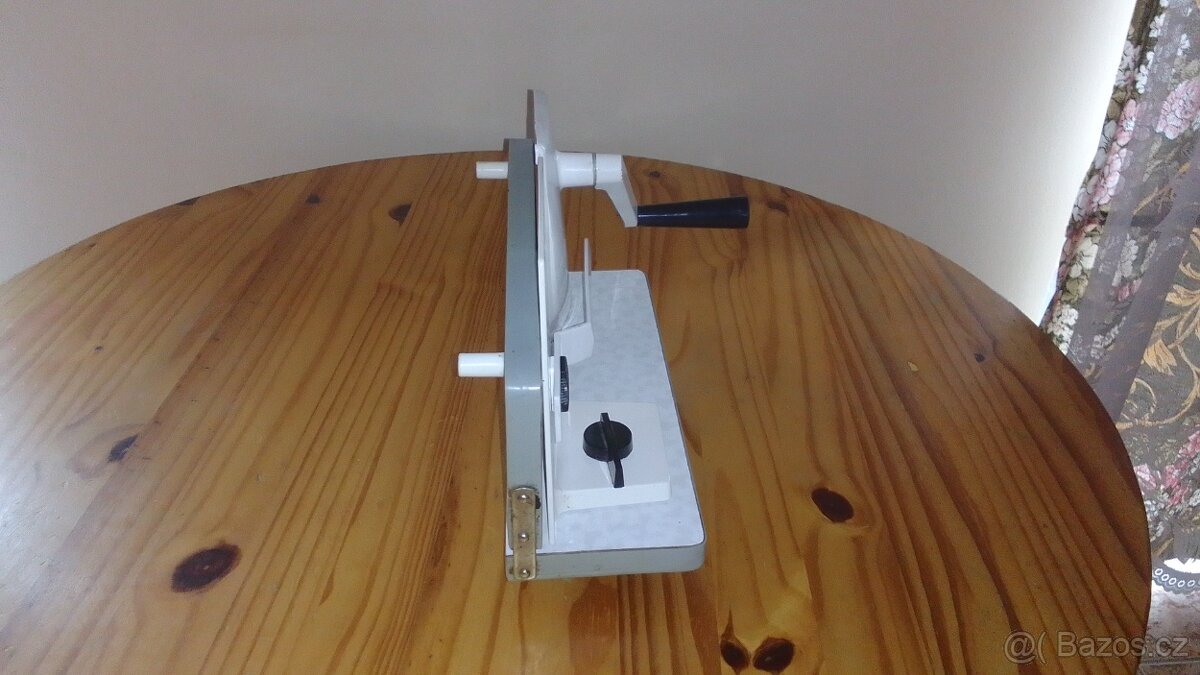 Kráječ chleba a potravin - 4