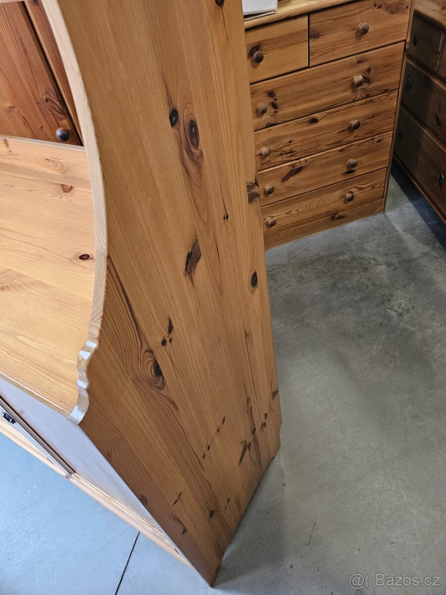 VITRÍNA IKEA LEKSVIK - 4