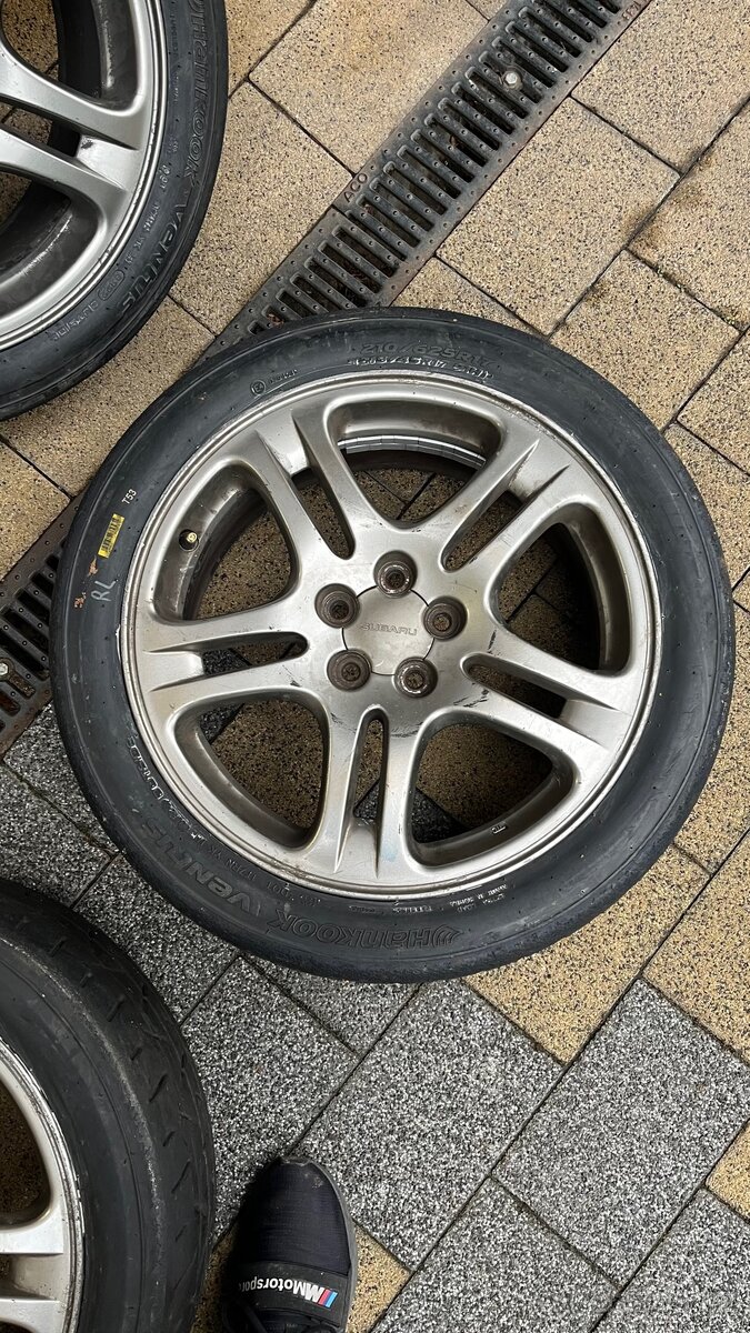 disky subaru 5x100 R17 se závodními pneu hankook - 4