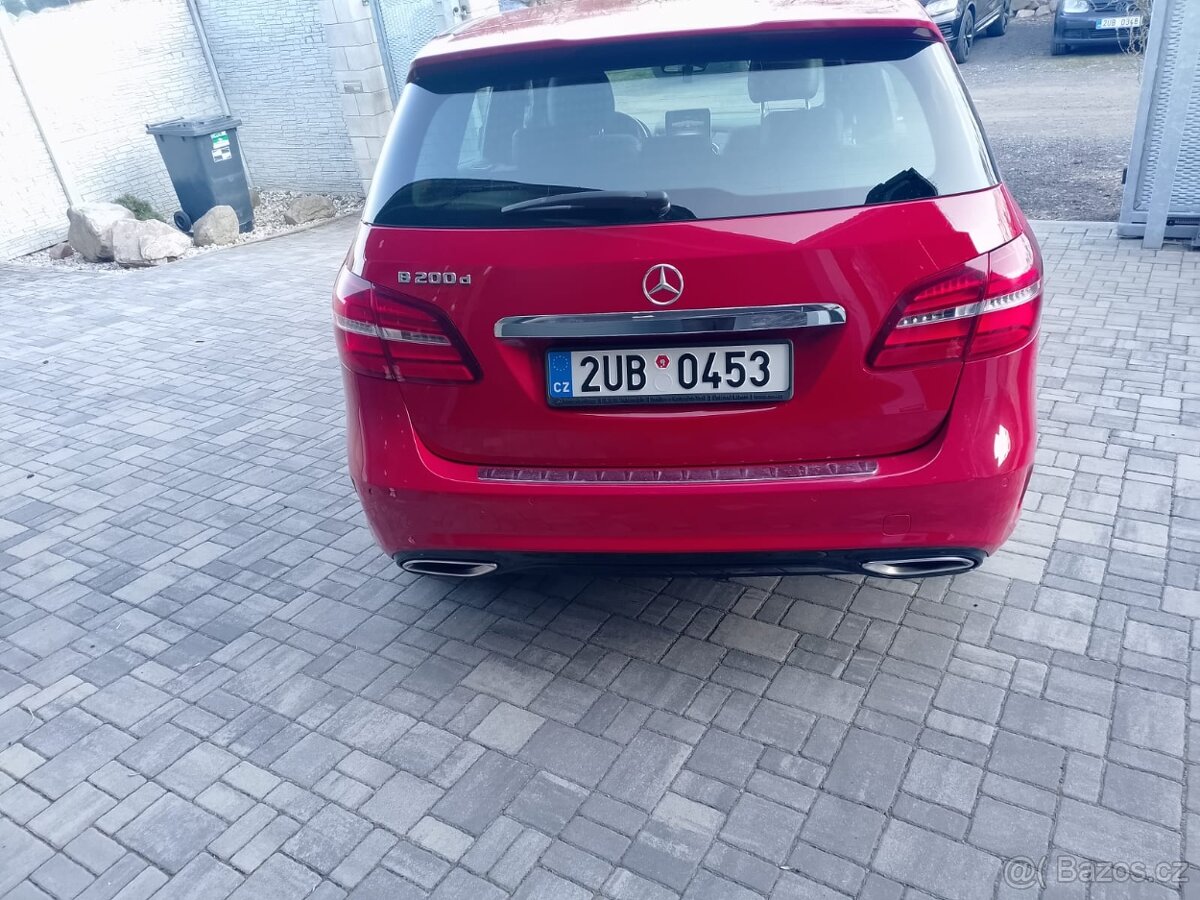 Mercedes-Benz B - 4