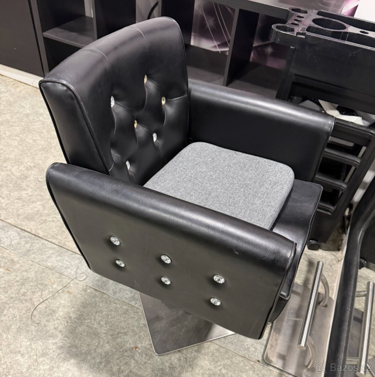 Kadeřnické vybavení - 4