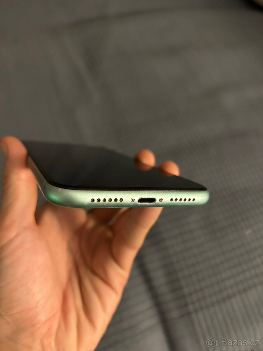 iPhone 11 - 4
