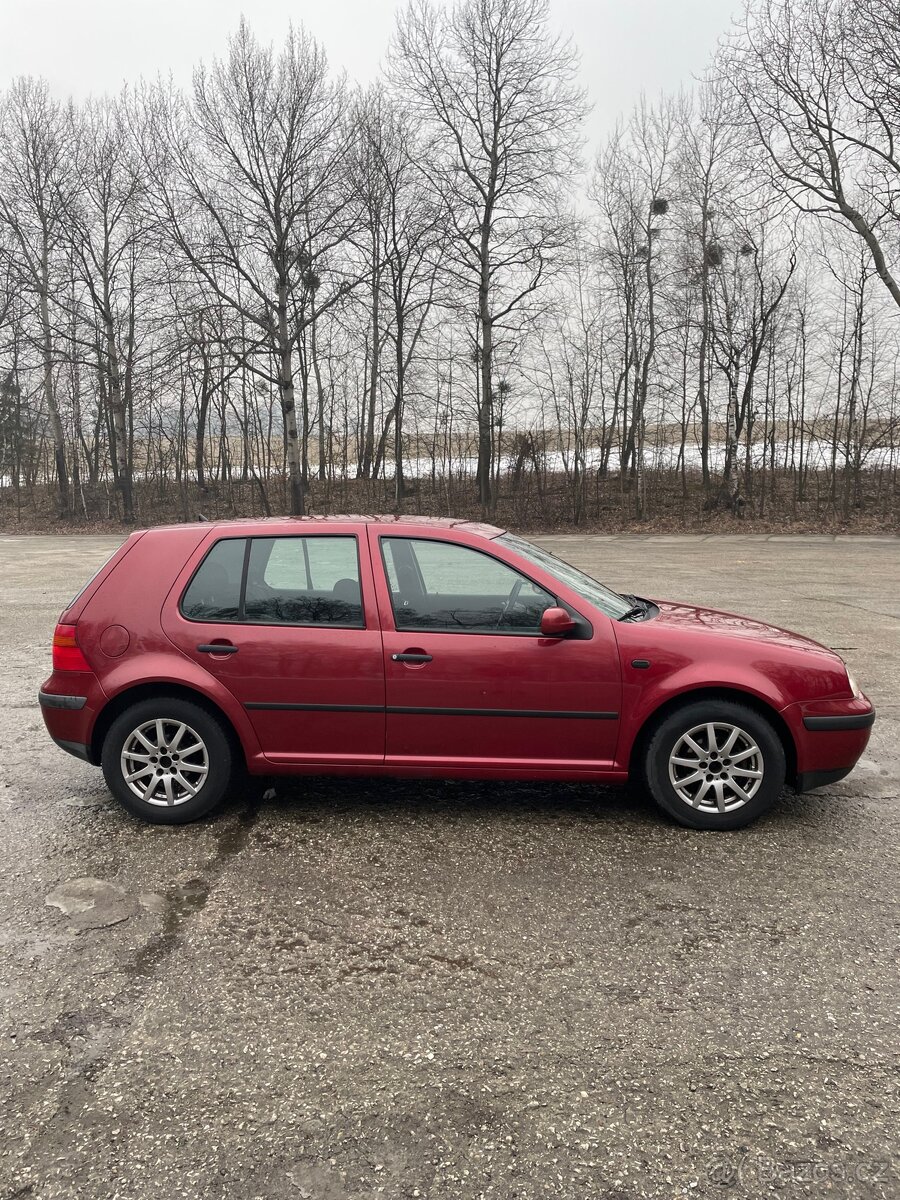 Volkswagen Golf 4 - 4