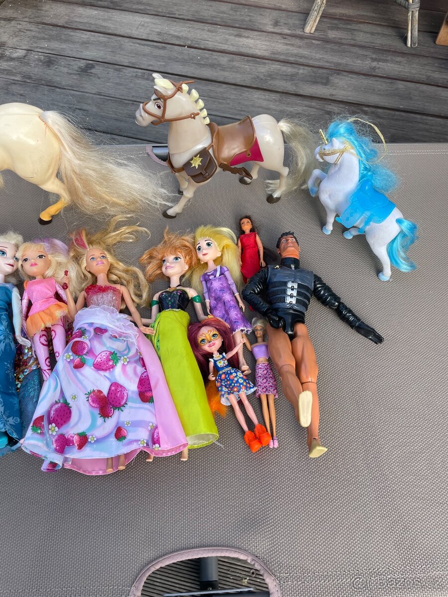 Set panenek Barbie apod.+koně - 4
