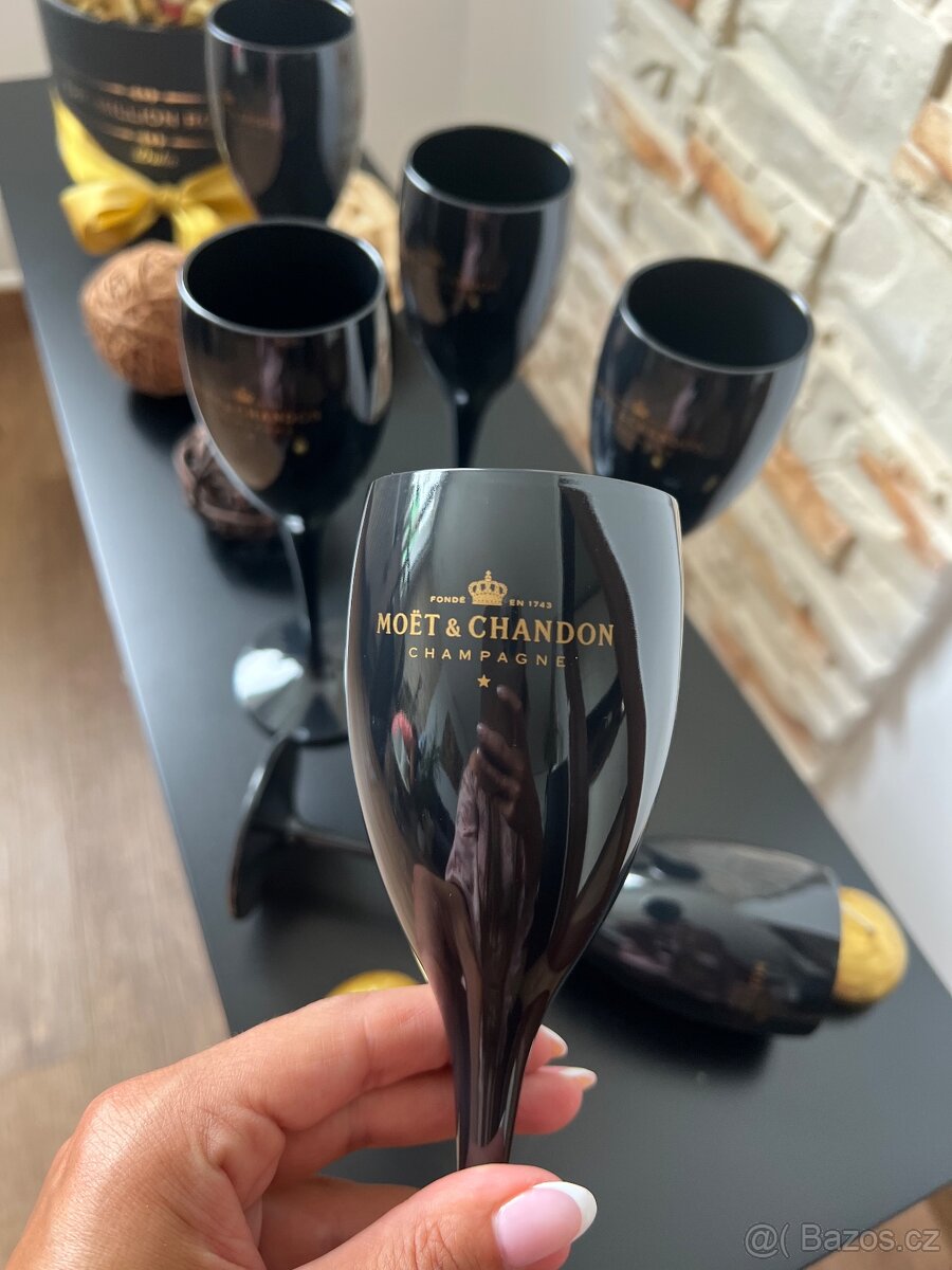 Moet Slenice -černé sektovky - 4