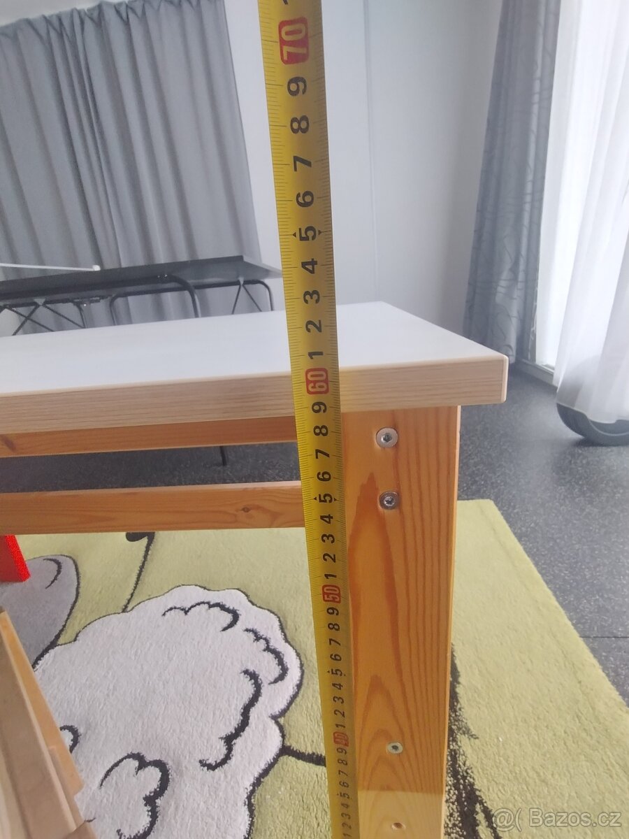 Dětský stůl, židle a koberce - 4