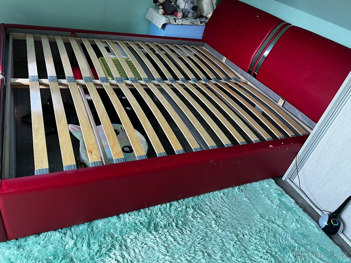 Koženková postel - 4
