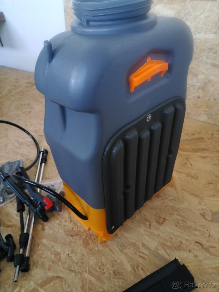 Zádový akumulátorový aku postřikovač 20l - 4