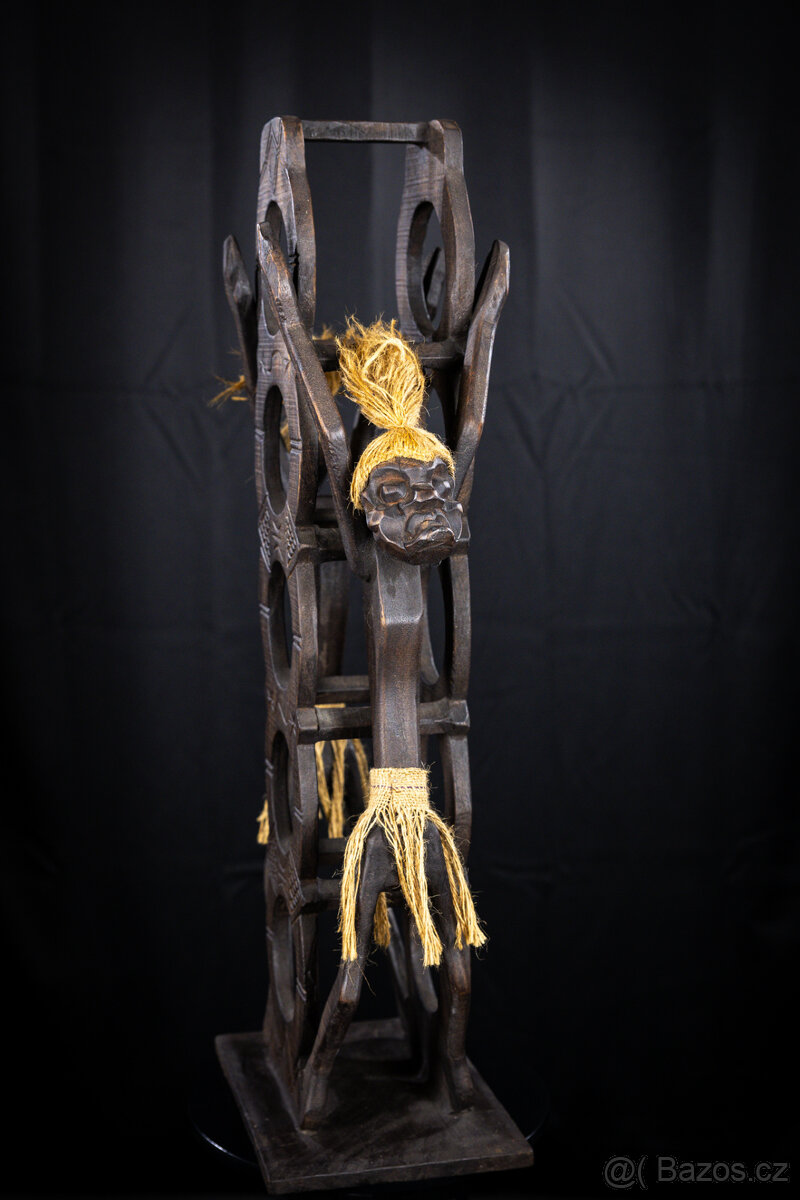 Rucne vyrezavany stojan na vino z dreva Suar (Indonezia) - 4