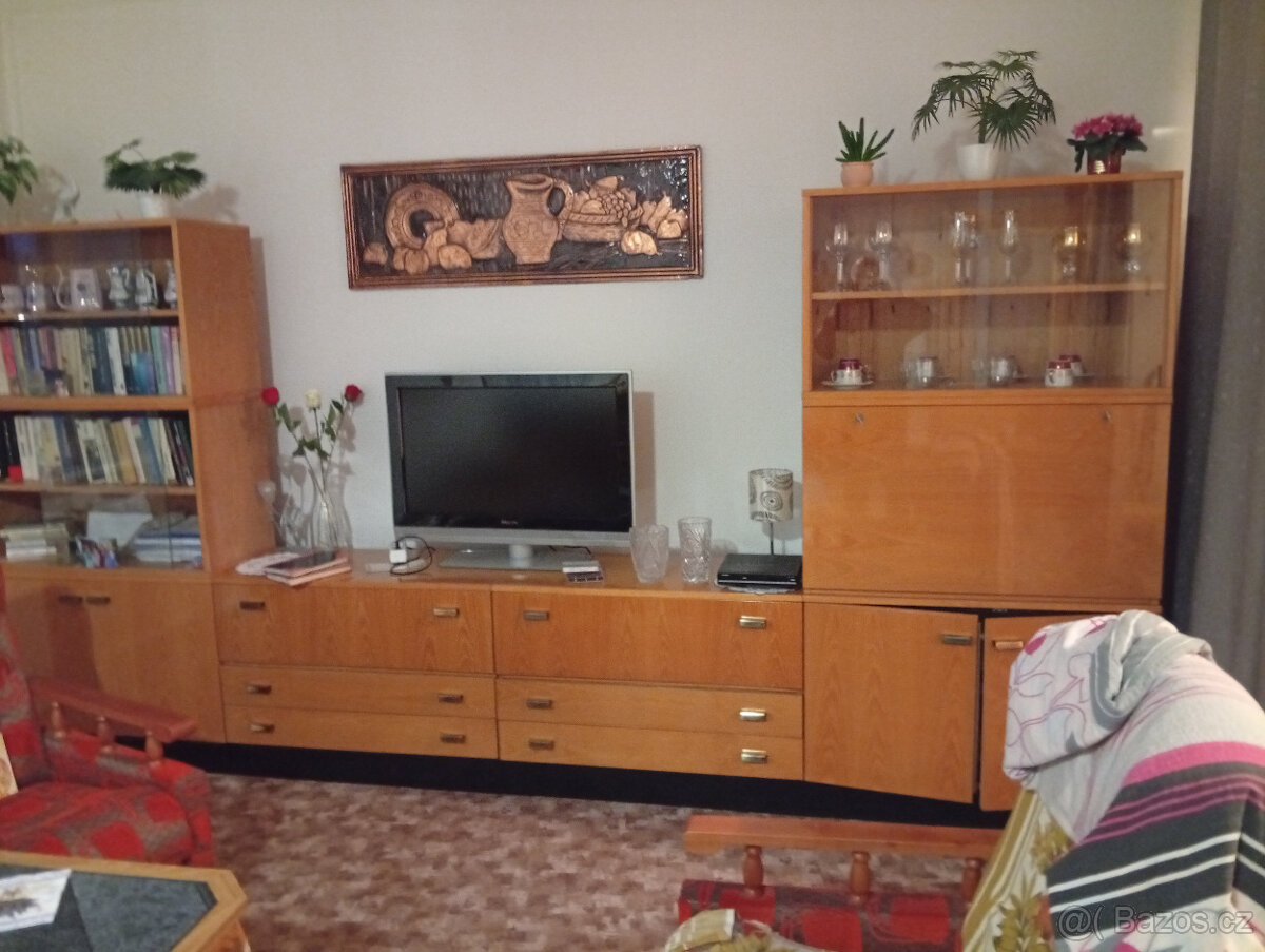 okolí PRAHY Z D A R M A obývac.stěna do malého bytu a další - 4