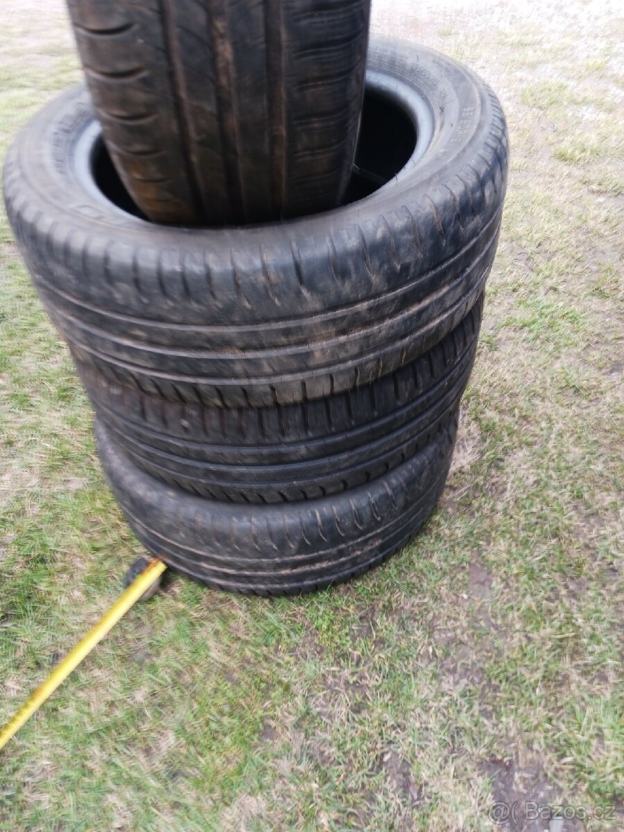 195/50R15 - 4