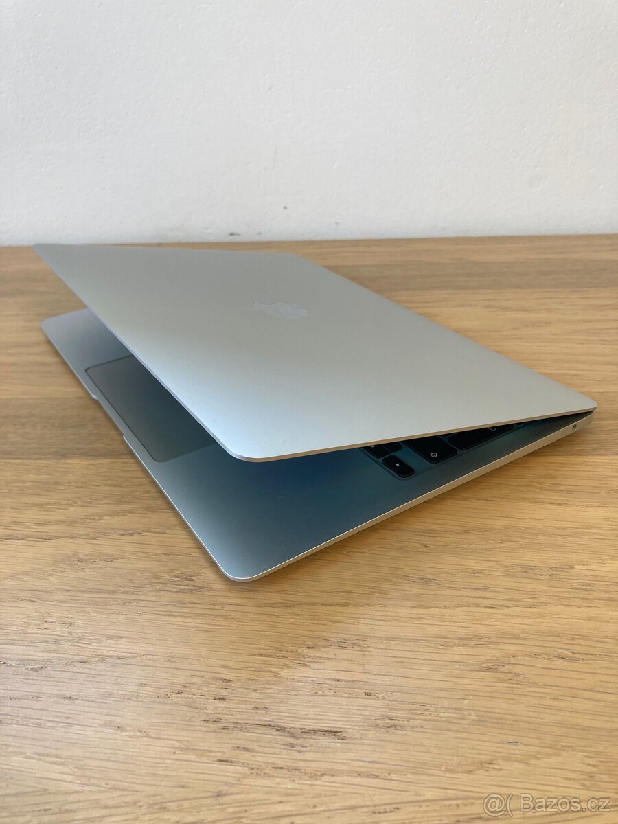 MacBook Air 2020 - 4