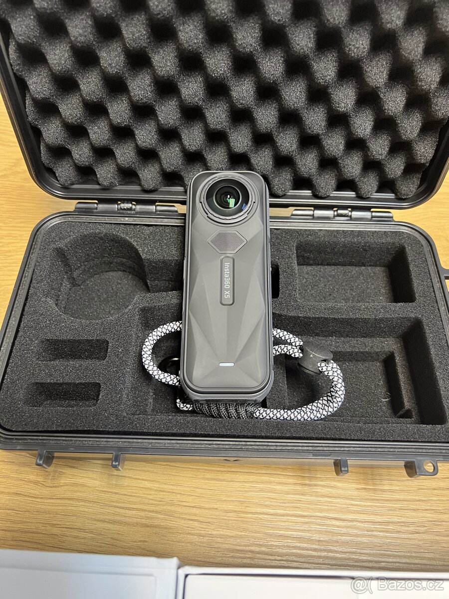 Insta360 X5 + bezpečnostní pouzdro - 4
