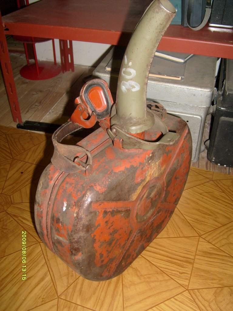 Kanystr do rezervy 1,6 gal (6 l), veterán - 4