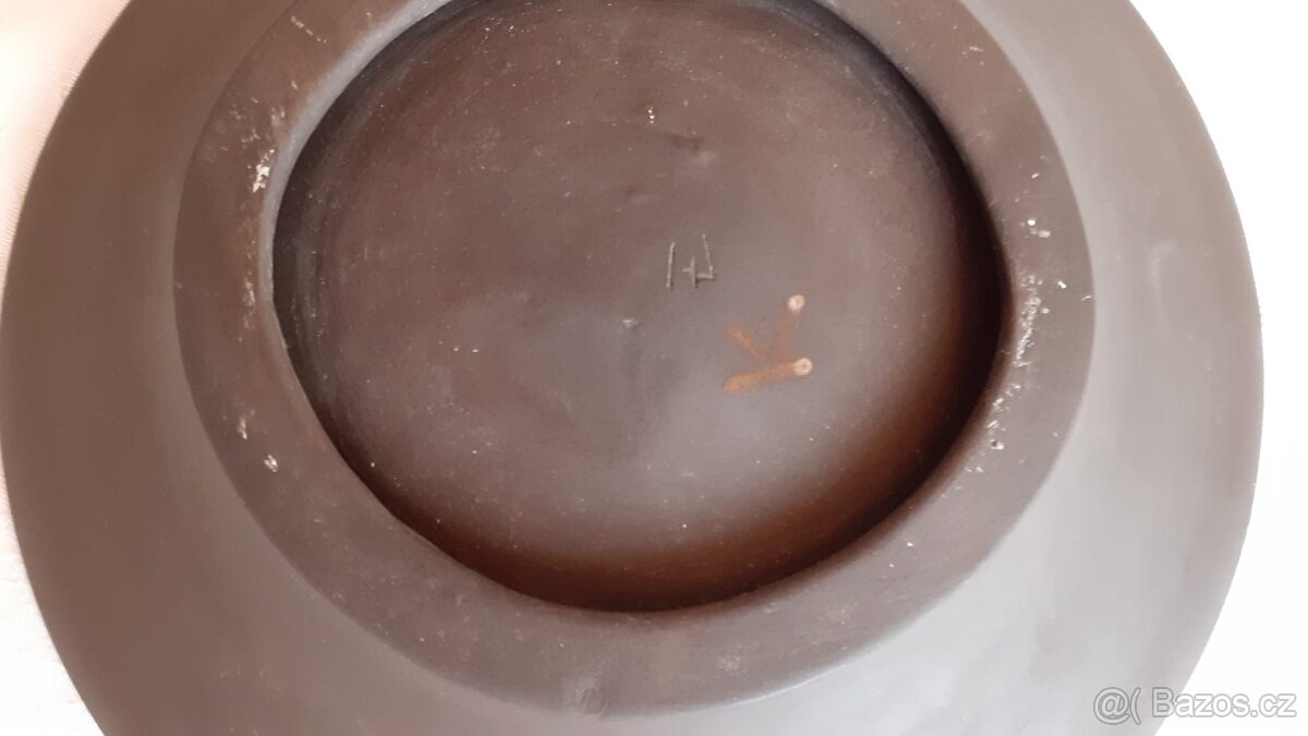 Hnědý keramický talíř - 4