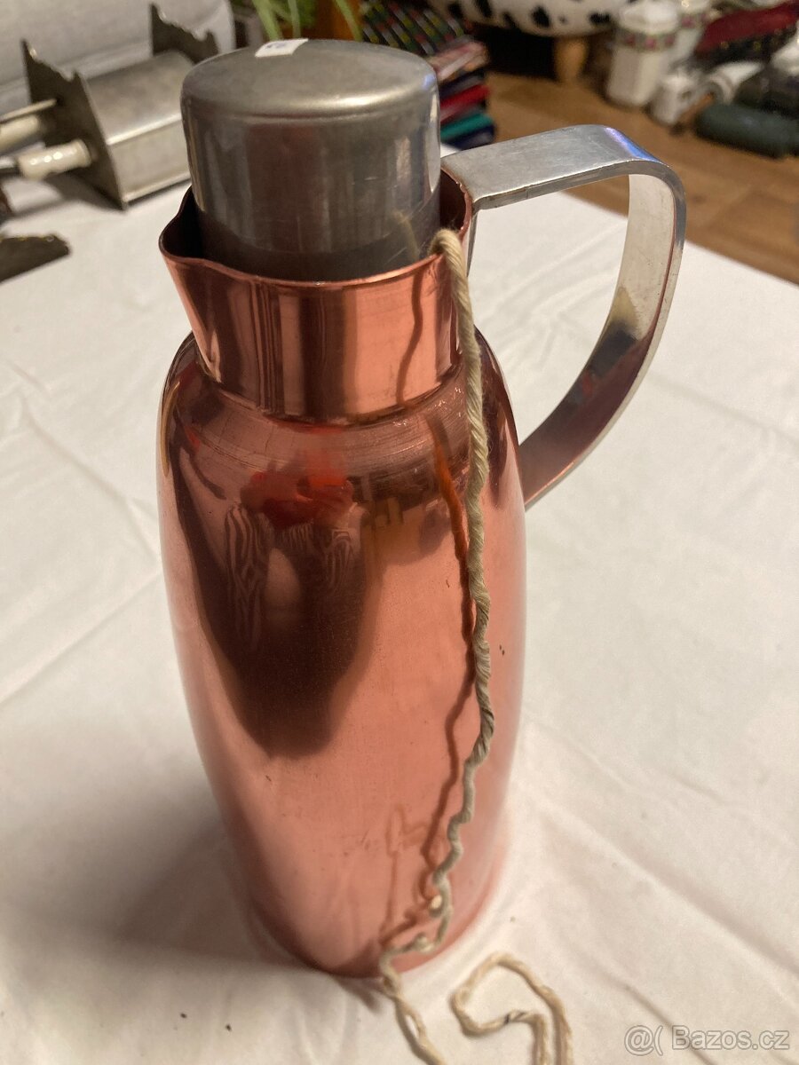 směs starožitných a retro věcí - 4