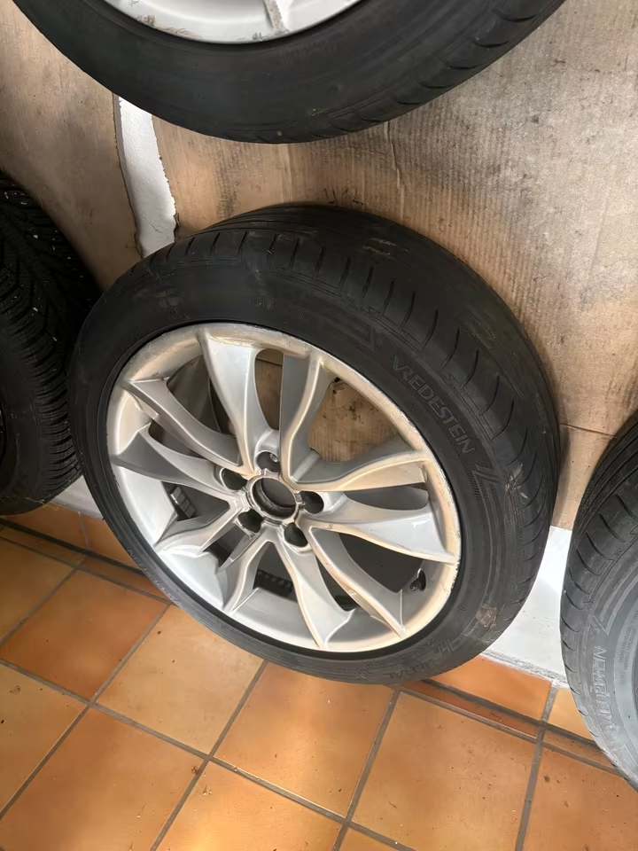 Originální litá kola Audi s pneumatikami (225/45/17) - 4