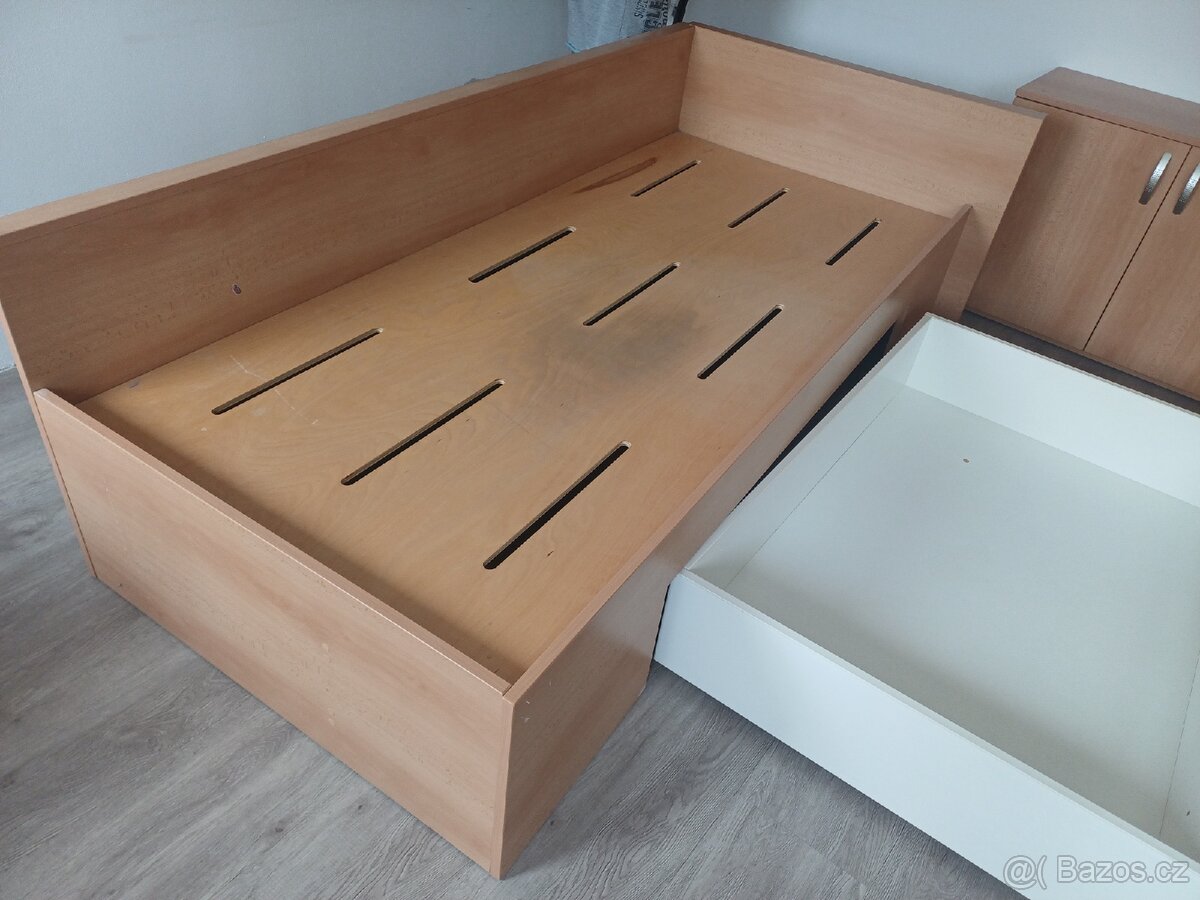 Postel s úložným prostorem - 4