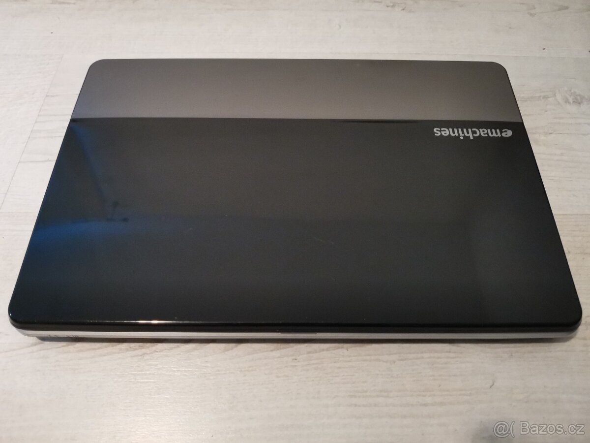 Acer E640G,AMD Phenom II N830 2.1GHz,4GB DDR-3,ATI 5470,SSD - 4