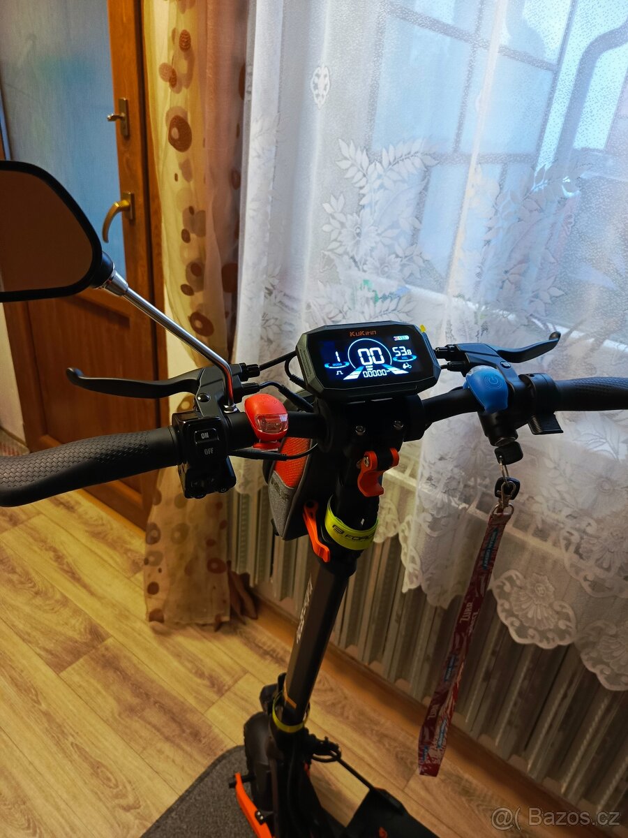 Elektrokolobezka Kukirin G2 Pro (NOVA) - 4
