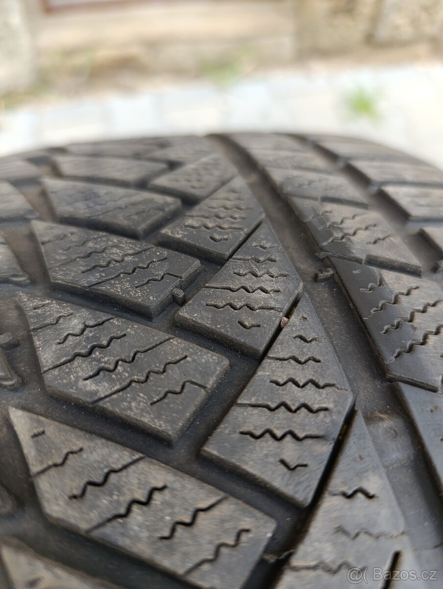 235/45 R18 zimní - 4