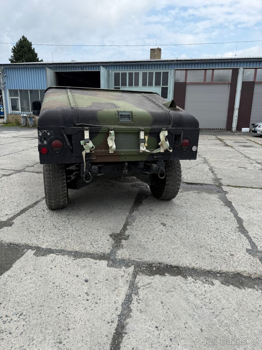 Hummer H1 humvee M1045 Slantback