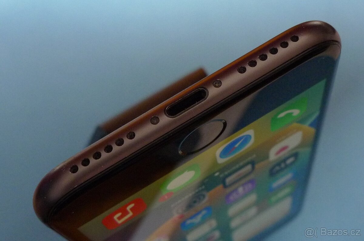 Apple iPhone SE 2020 128GB Baterie 82% - 4