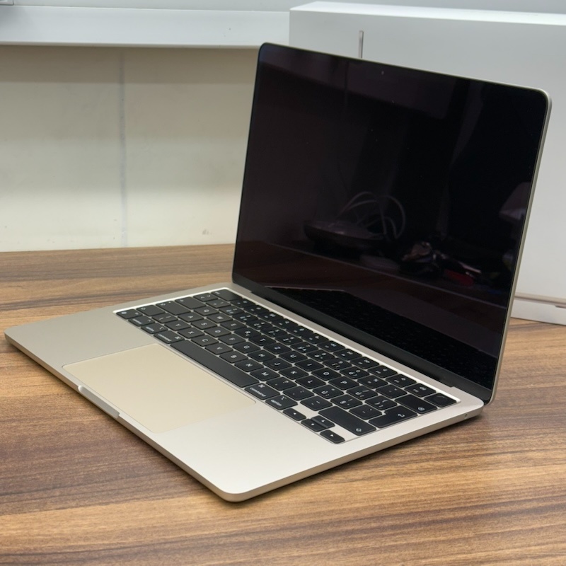 Apple MacBook Air 13.6" (A2681) – 8C CPU / 8C GPU / 8GB RAM - 4