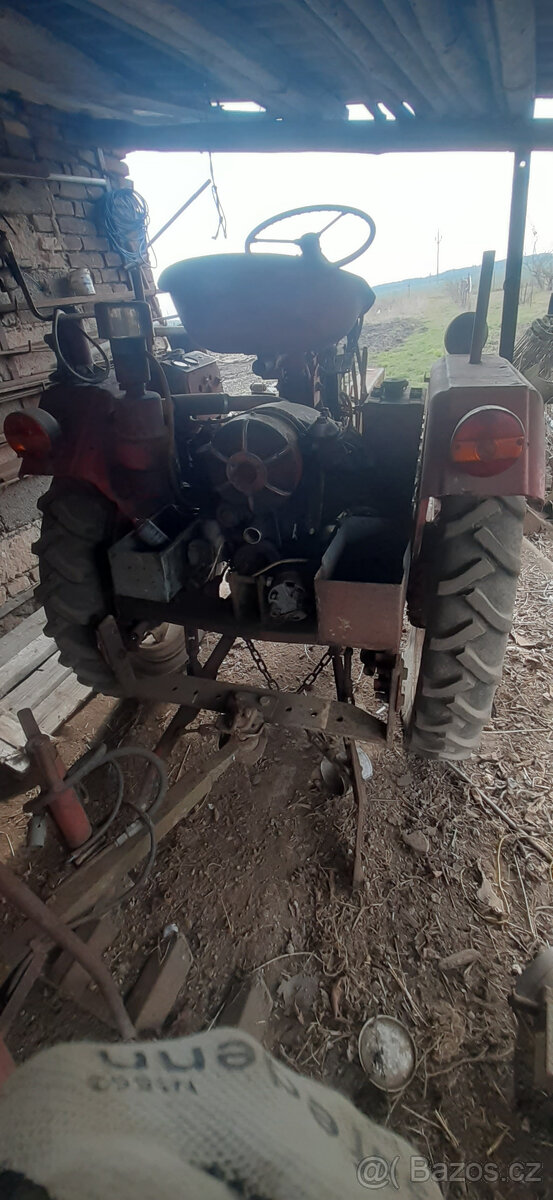 Prodám traktor RS-09 - 4