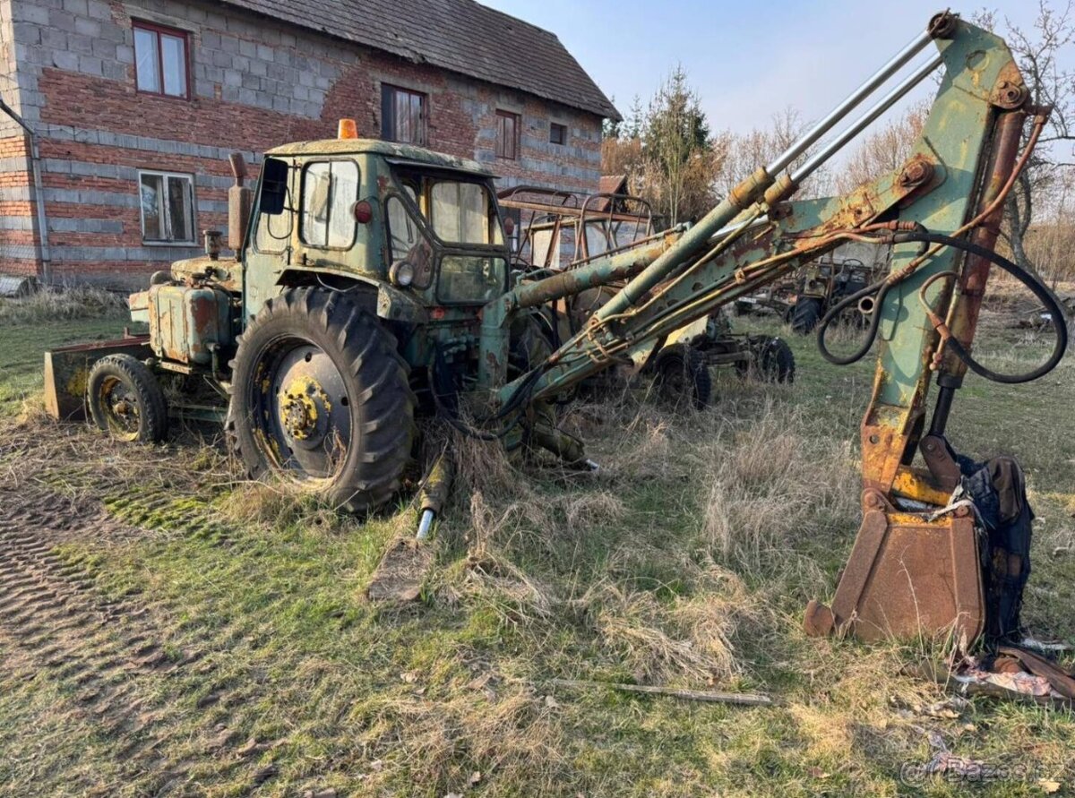 Traktorbagr Bělorus - 4