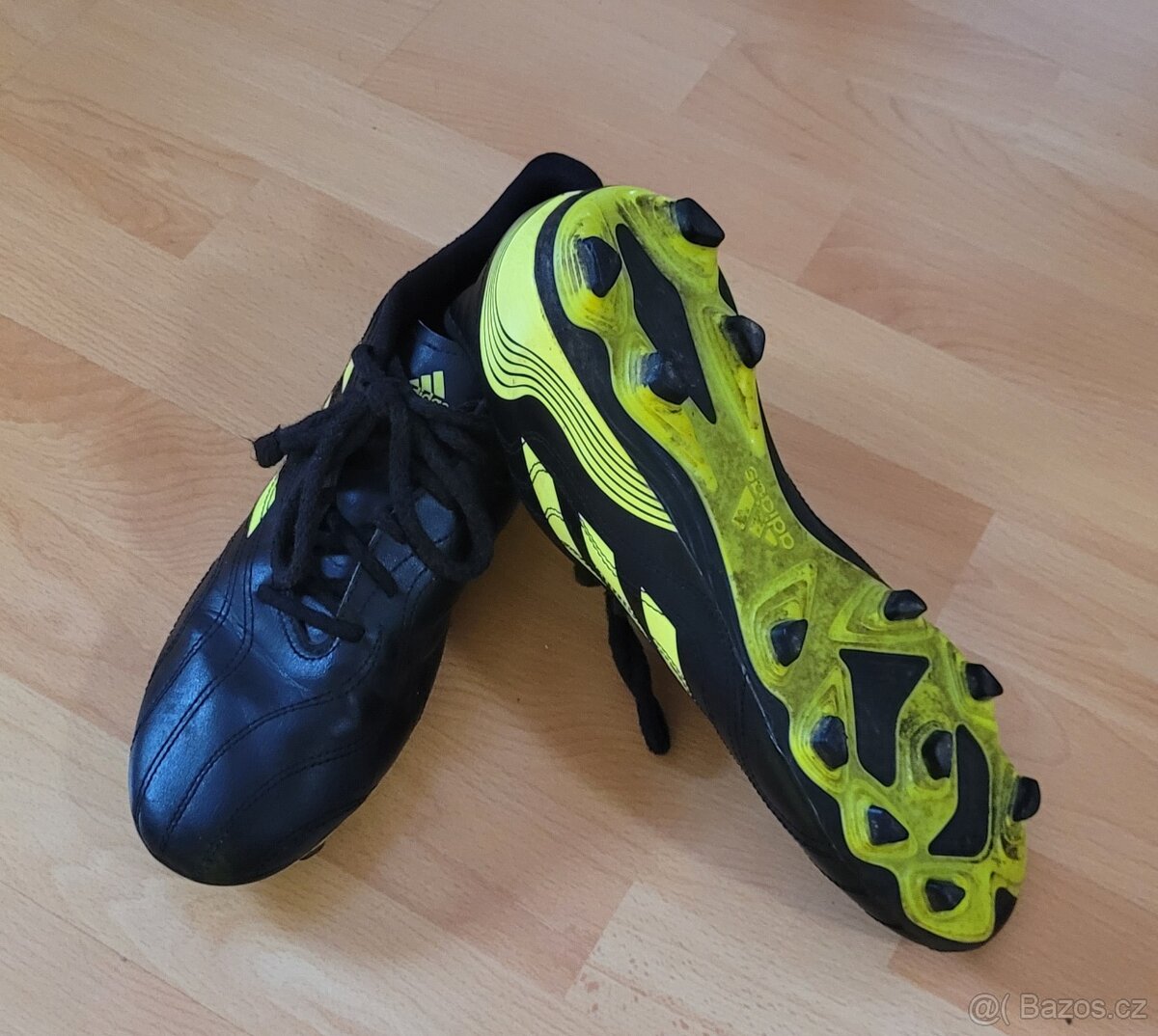 pánské kopačky zn.Adidas vel.42 a sálovky zn.Umbro vel.42,5 - 4