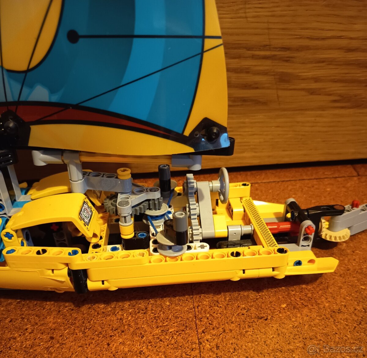 Lego technic závodní jachta - 4