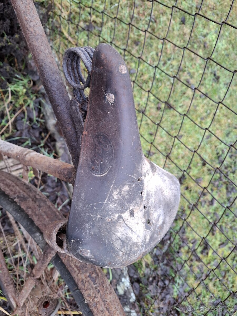 2x historické kolo Tudor - 4