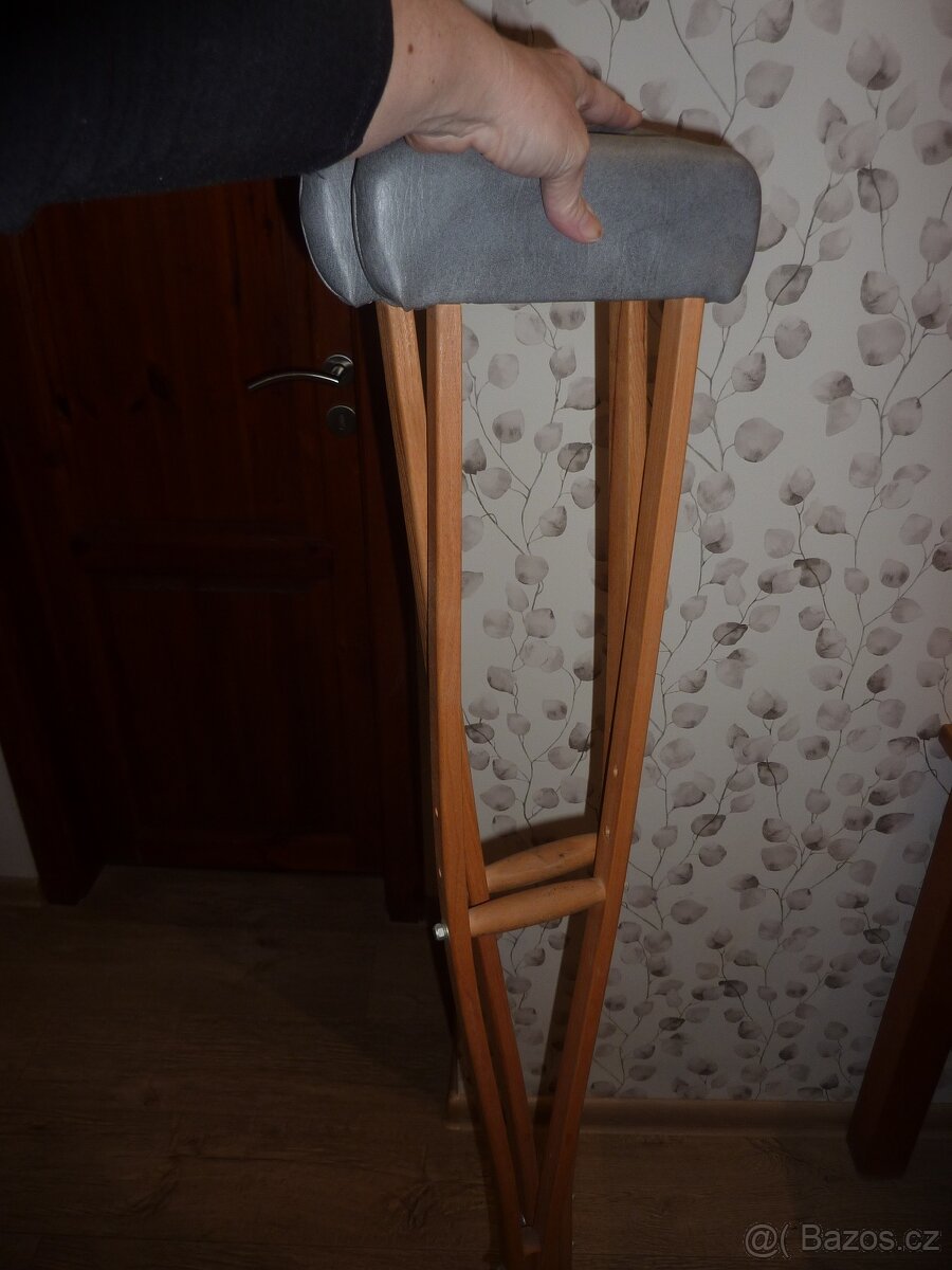 Staré dřevěné berle - nastavitelné - 4