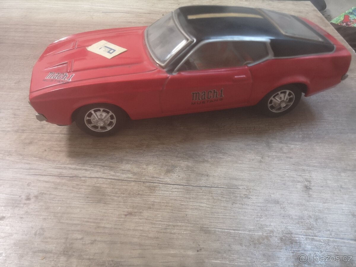 Plechové autíčko mustang - 4