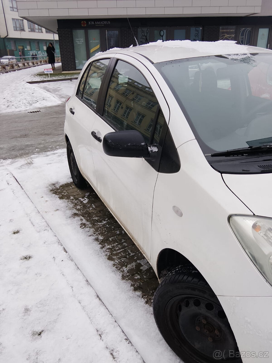 Toyota Yaris - 4