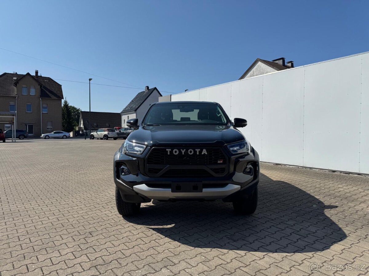 Toyota Hilux GR SPORT 2 MY25 NOVÉ VOZIDLO