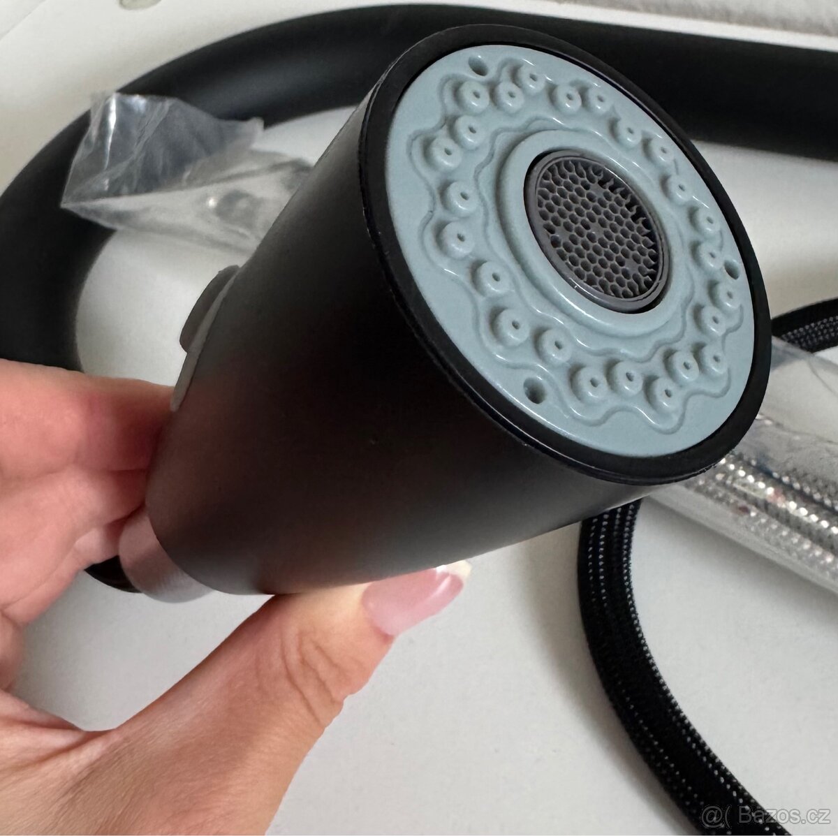 Kuchyňská baterie s výsuvnou sprchou - černá - 4