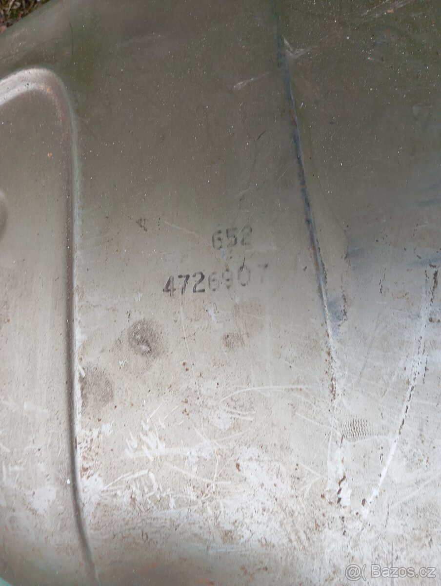 Blatníky Škoda 120, Favorit,trubky body,lem zadni - 4