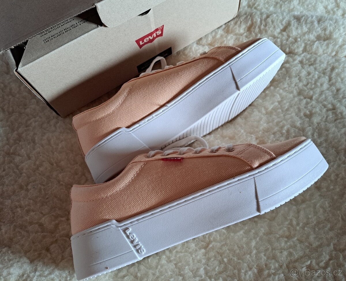 Nové Levis 39 - 4