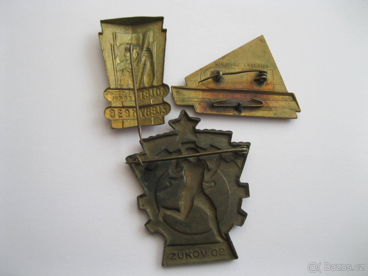 3 x odznaky - 30 tá - 40tá léta - 4