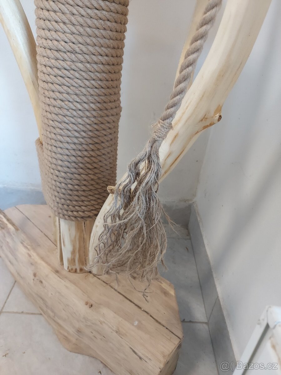 Kočičí strom, škrabadlo. - 4