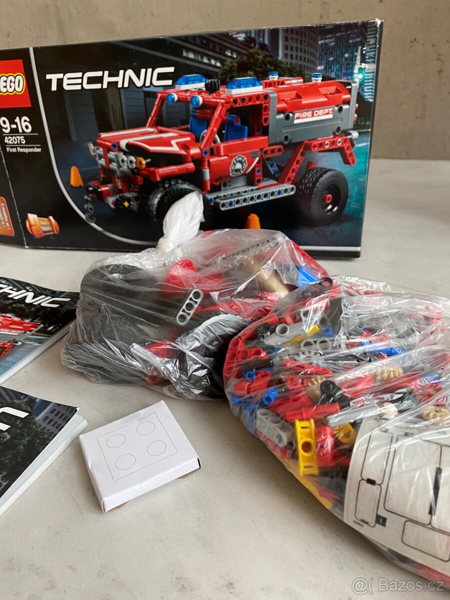 Lego Technic 42075 - Zachranarske auto - 4