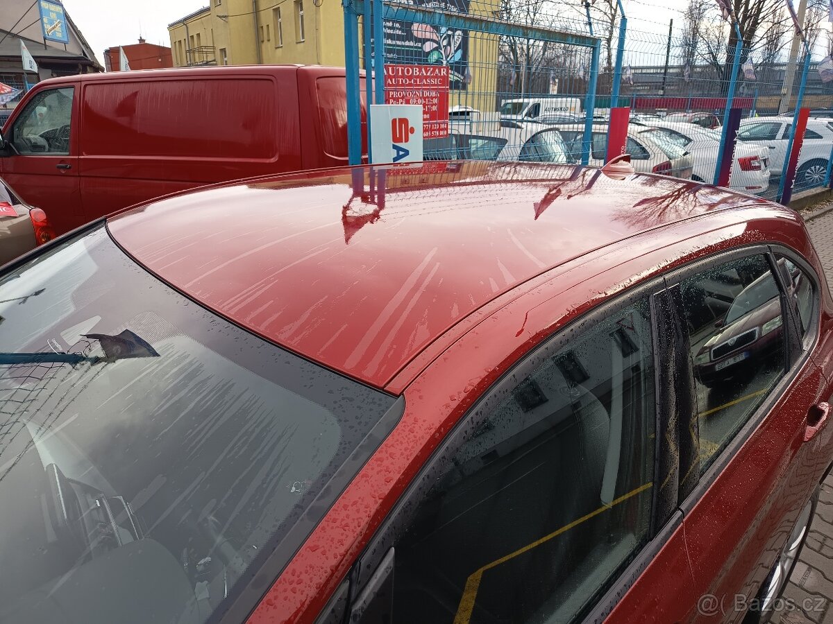 BMW 218i Active Touter ČR 78tkm - 4
