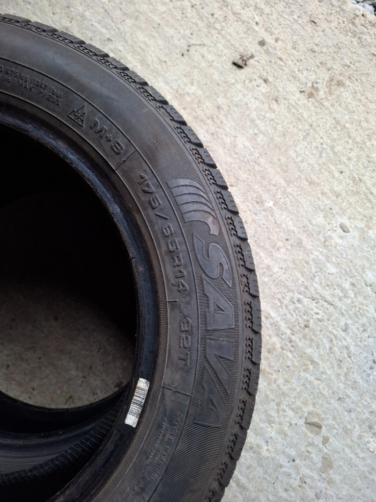 Prodám zimní pneumatiky Sava Eskimo 175/65/R14 - 4