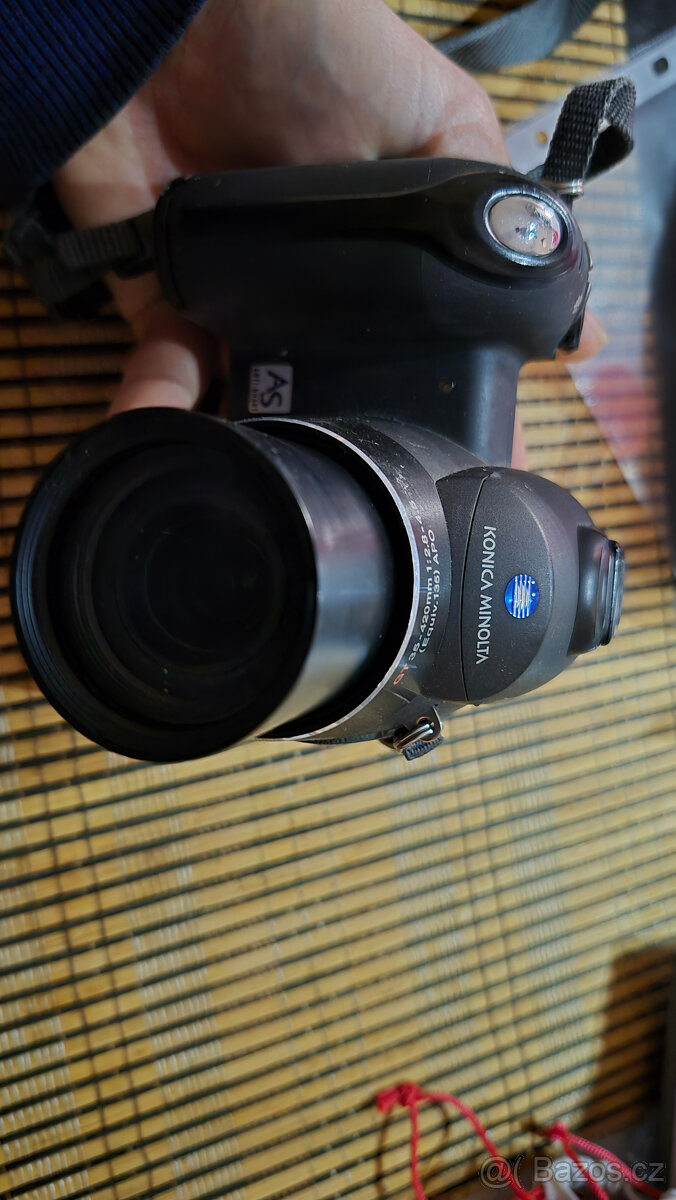 Konica Minolta Dimage Z5 - 4